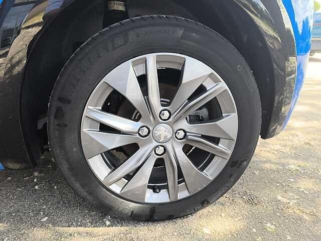 Peugeot 208 motore elettrico 136 CV 5 porte Allure Pack