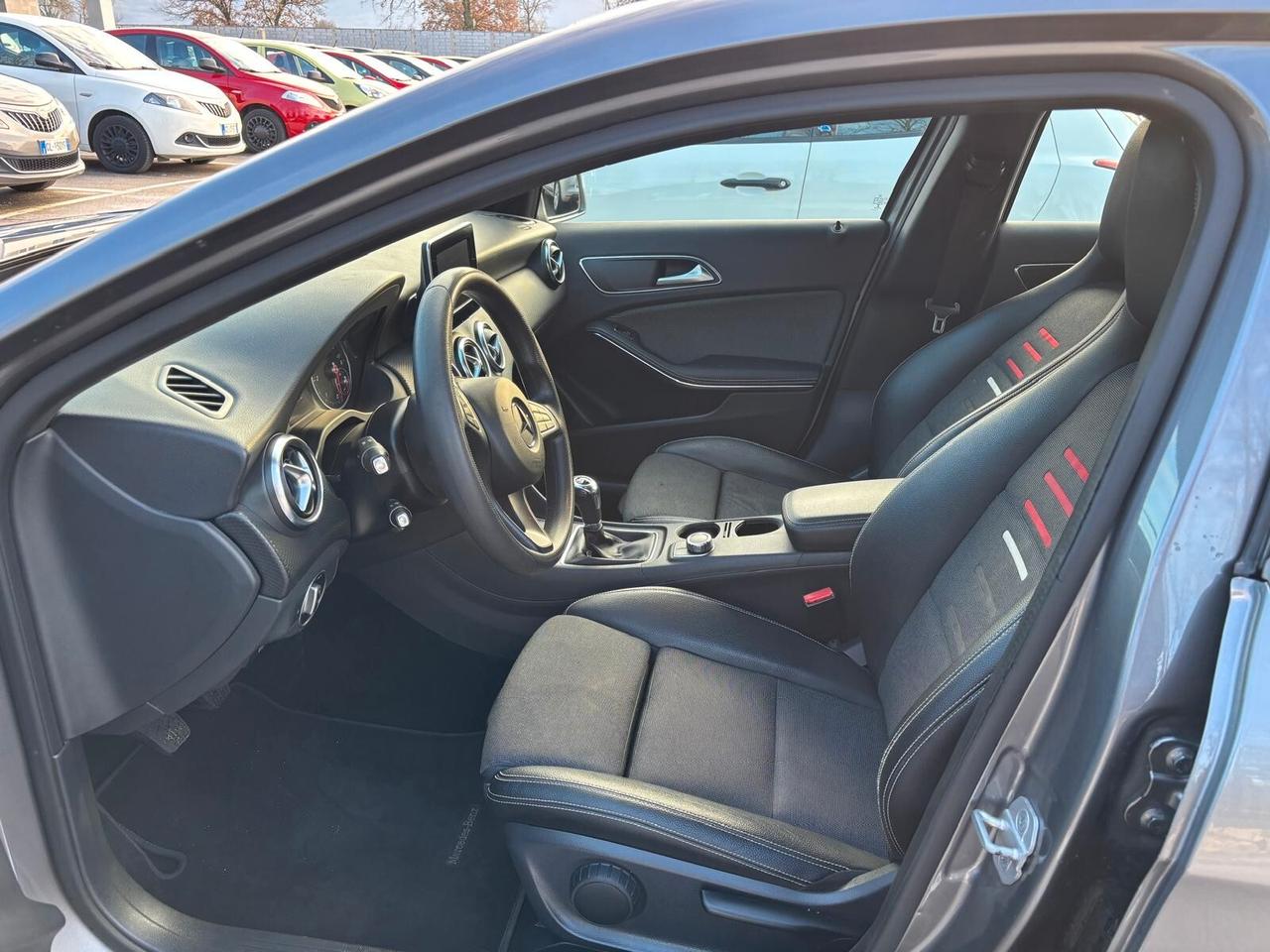 Mercedes Classe A PREMIUM 180 D - 2016