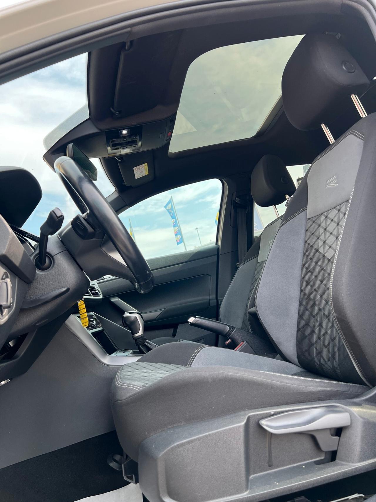 Volkswagen Taigo 1.5 TSI ACT 150 CV DSG R-Line