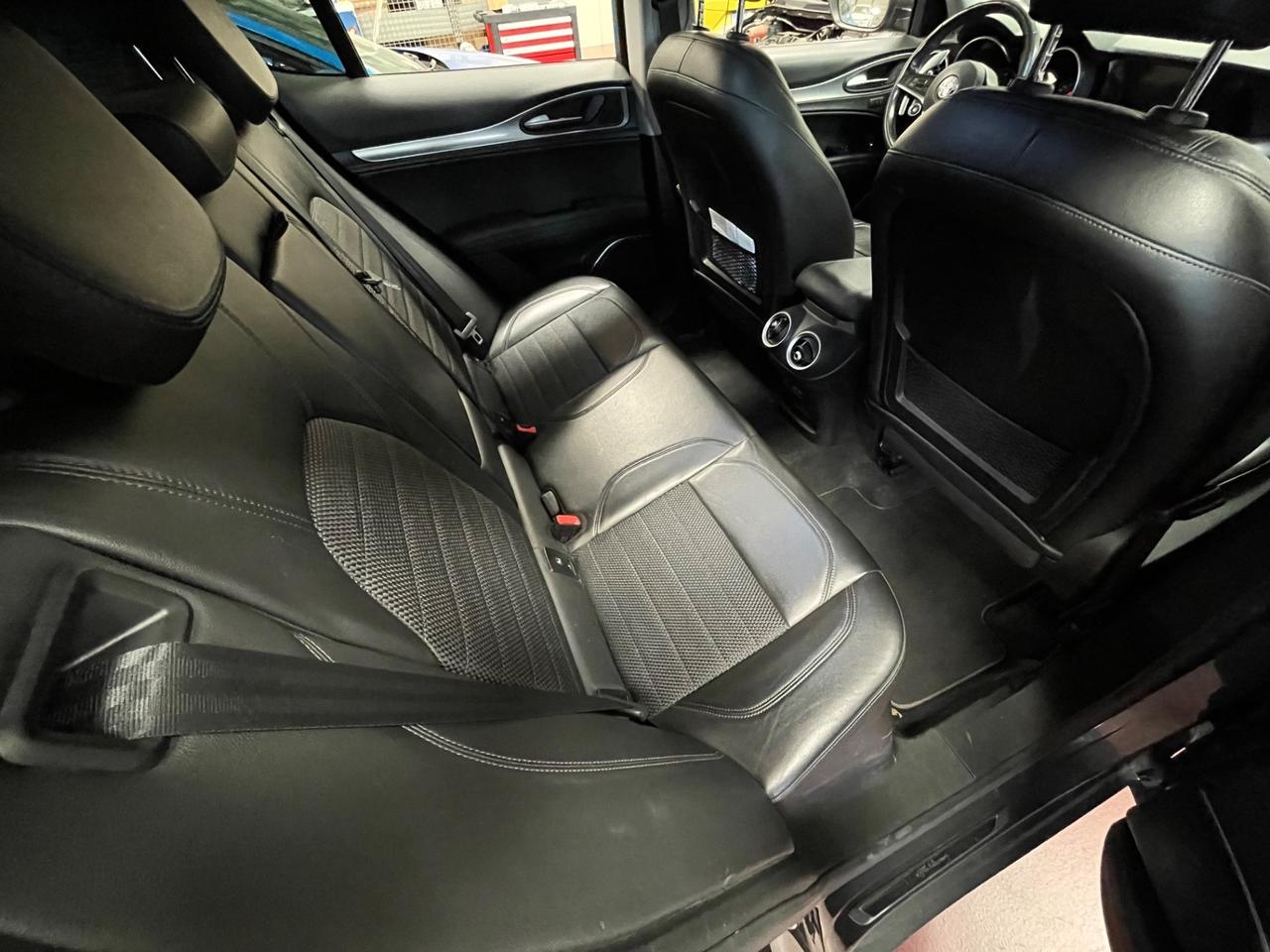 Alfa Romeo Stelvio 2.2 Turbodiesel 210 CV AT8 Q4 Super