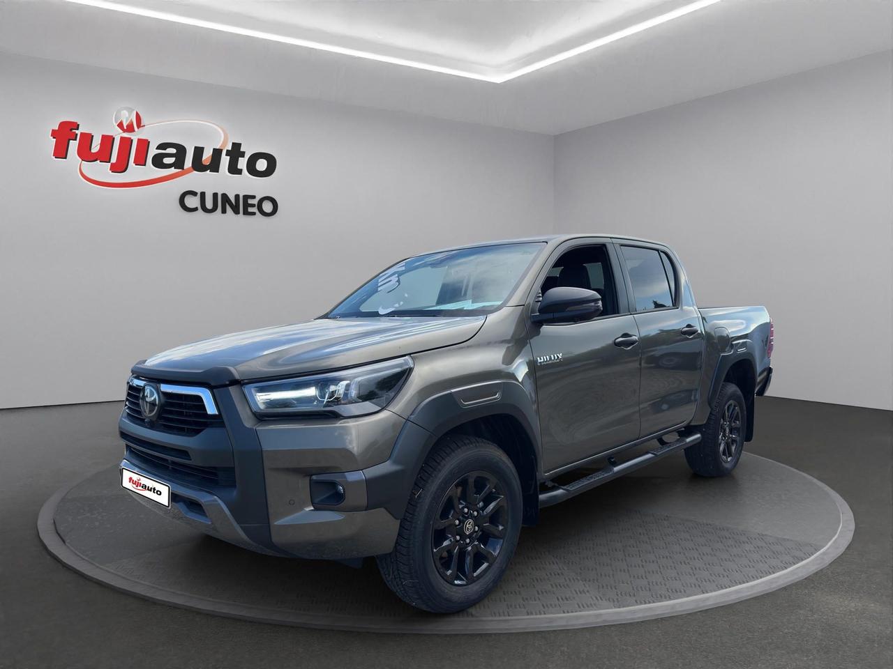 Toyota MY25 2.8 DC 4WD M HEV INVINCIBLE