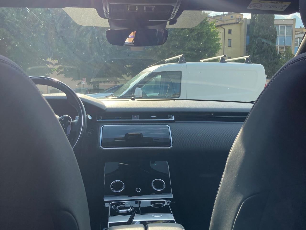 Land Rover Range Rover Velar D 240 R-Dynamic SE