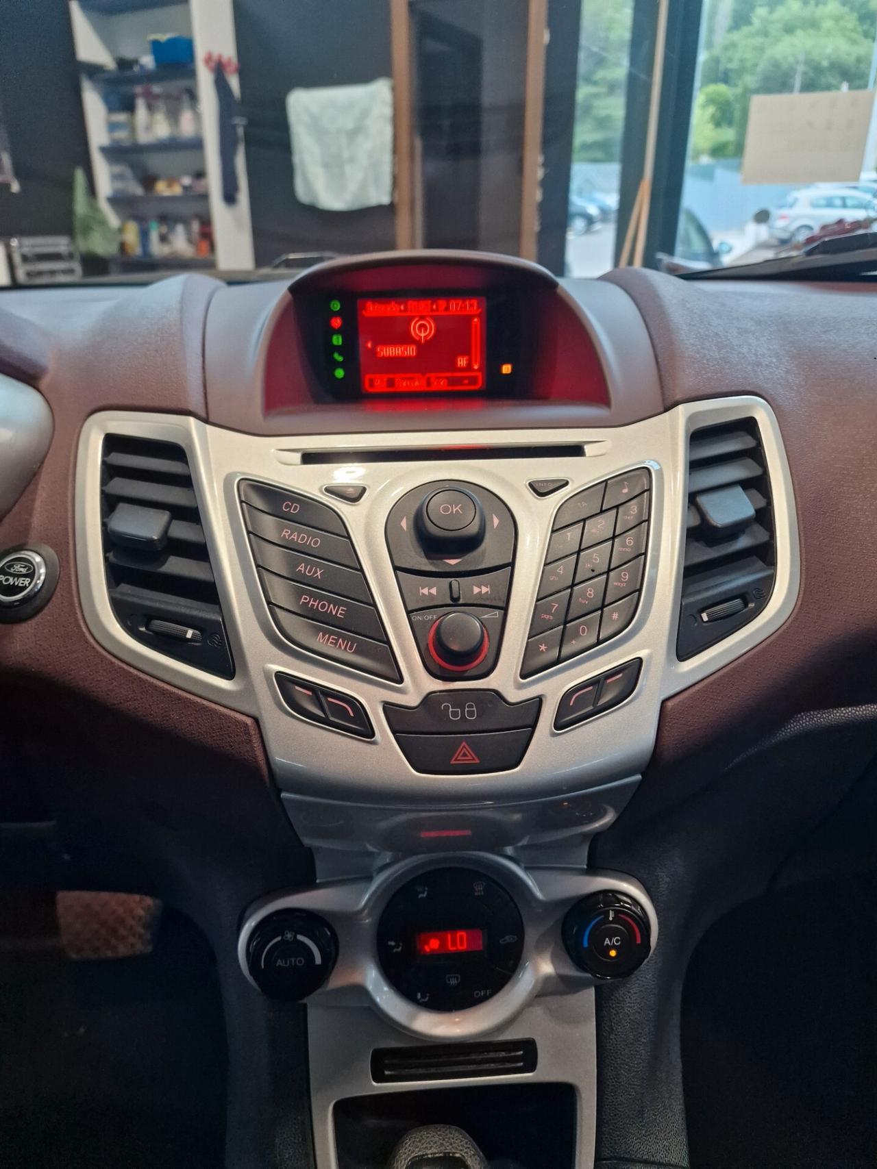 Ford Fiesta 1.4 b, AUTOMATICO GUIDABILE DA DISABILI.