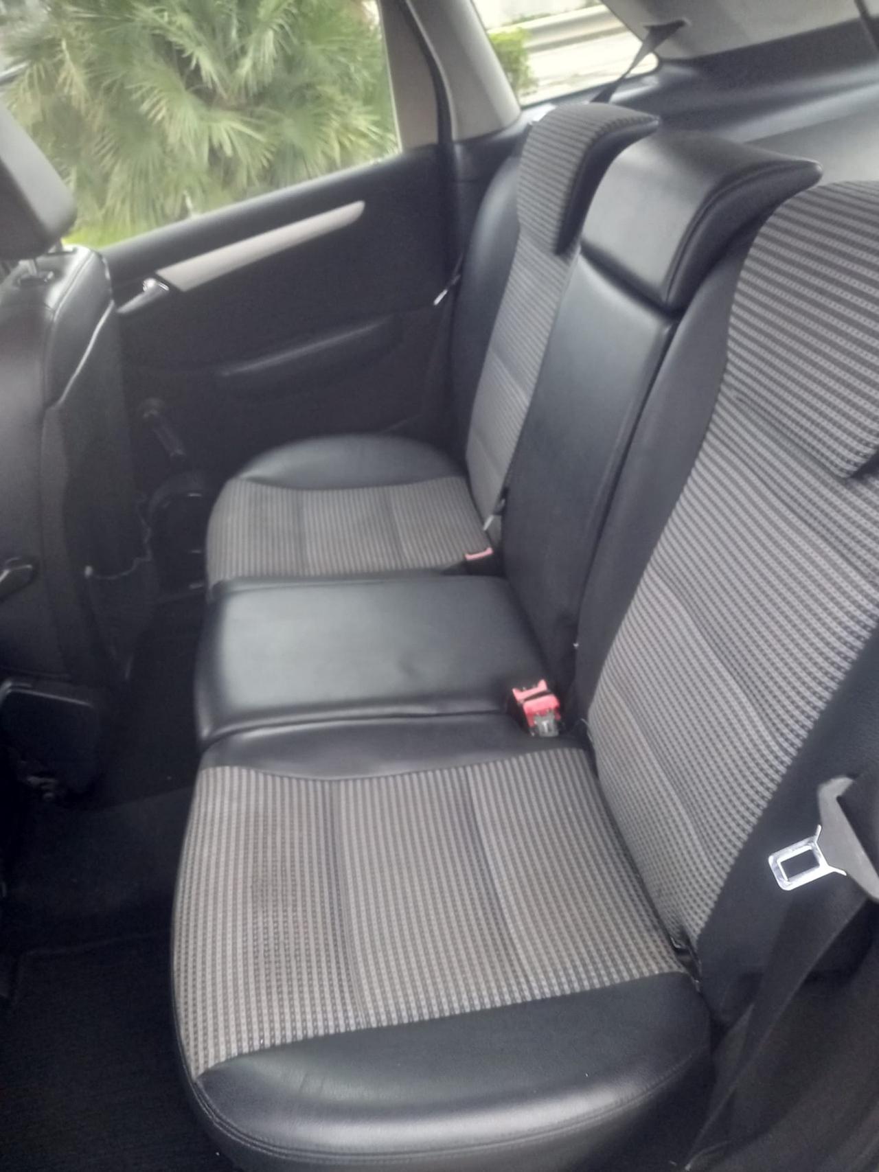 Mercedes-benz B 180 2010.