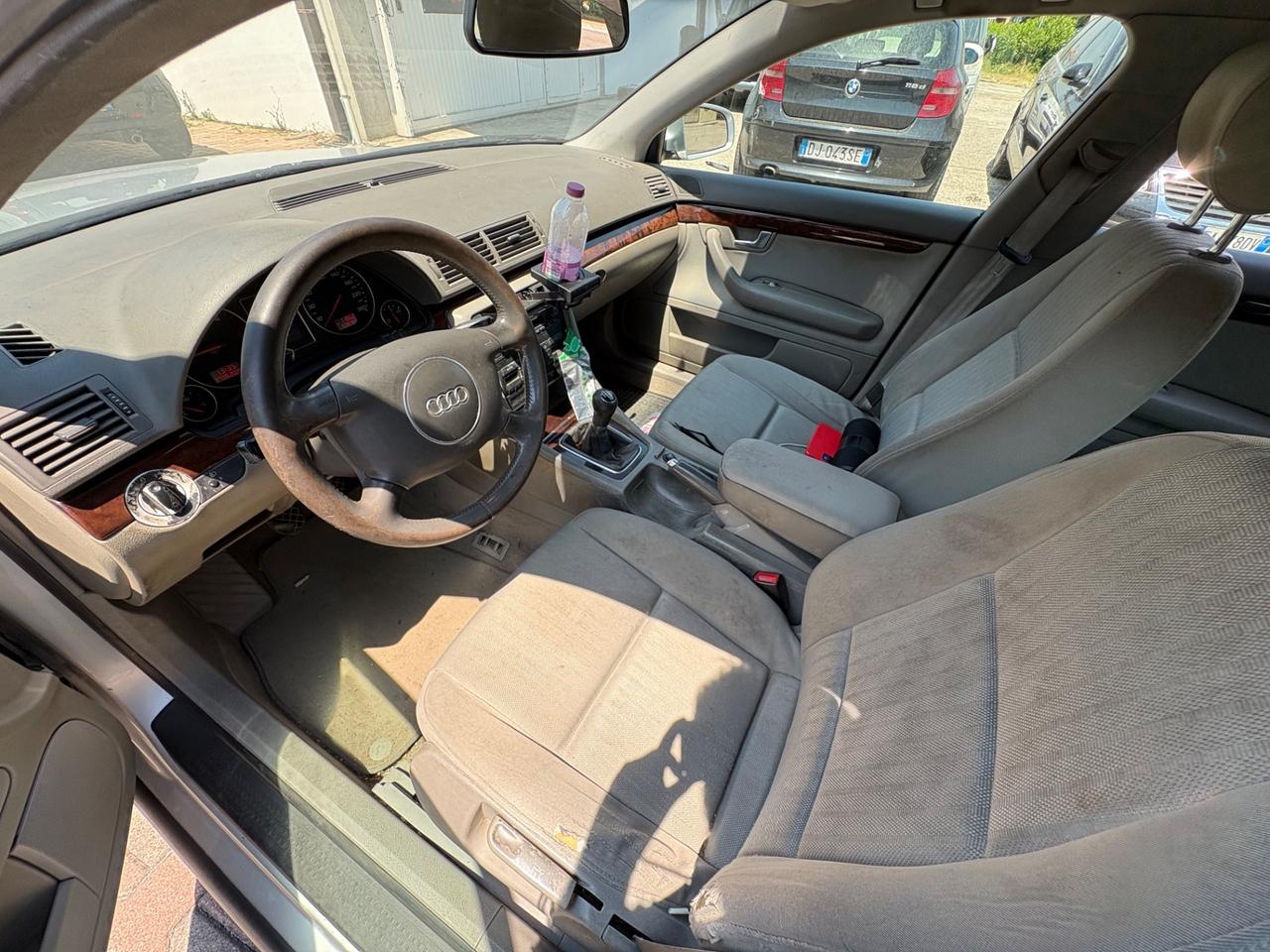 Audi A4 1.9 TDI/130 CV neo patentati gancio traino