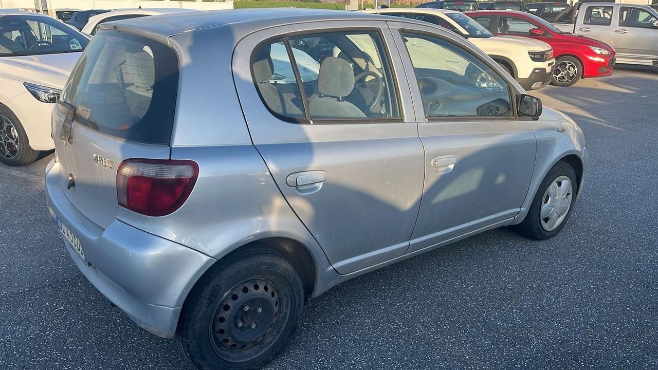 Toyota Yaris 1.0i 16V cat 5 porte