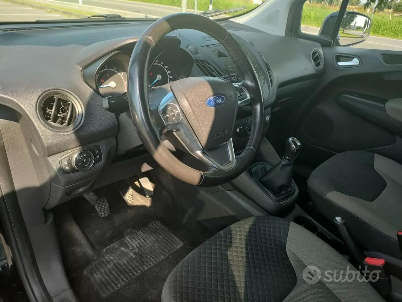 FORD Tourneo Courier 1.0 EcoBoost 100 CV Titaniu