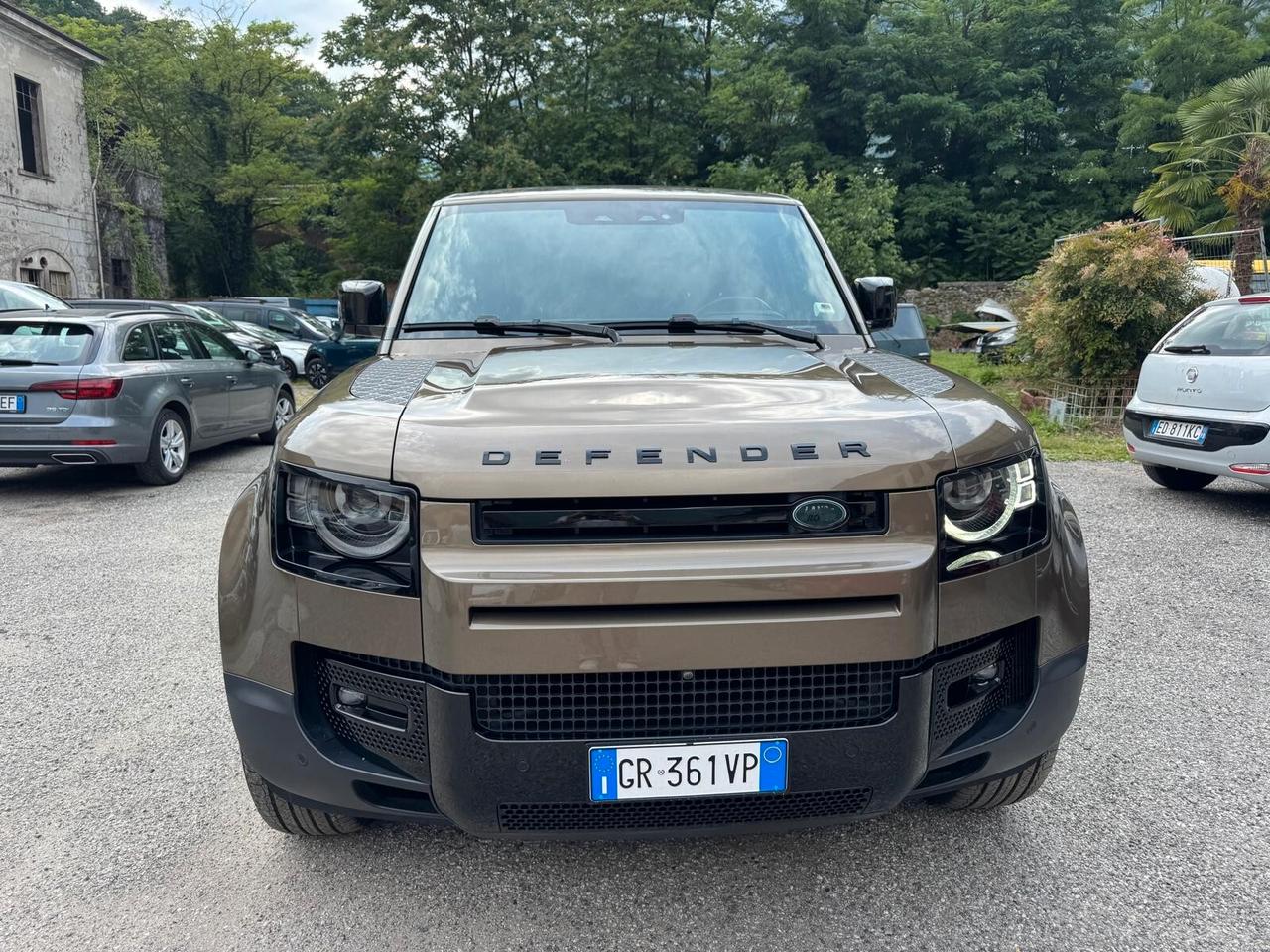Land Rover Defender 110 3.0D I6 300 CV AWD Auto HSE 7 posti