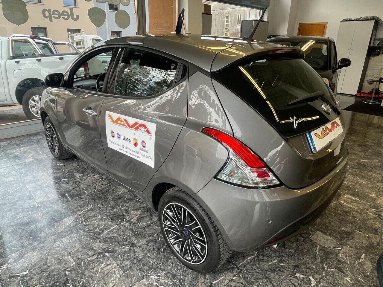 Lancia Ypsilon 1.0 FireFly 5 porte Hybrid Gold