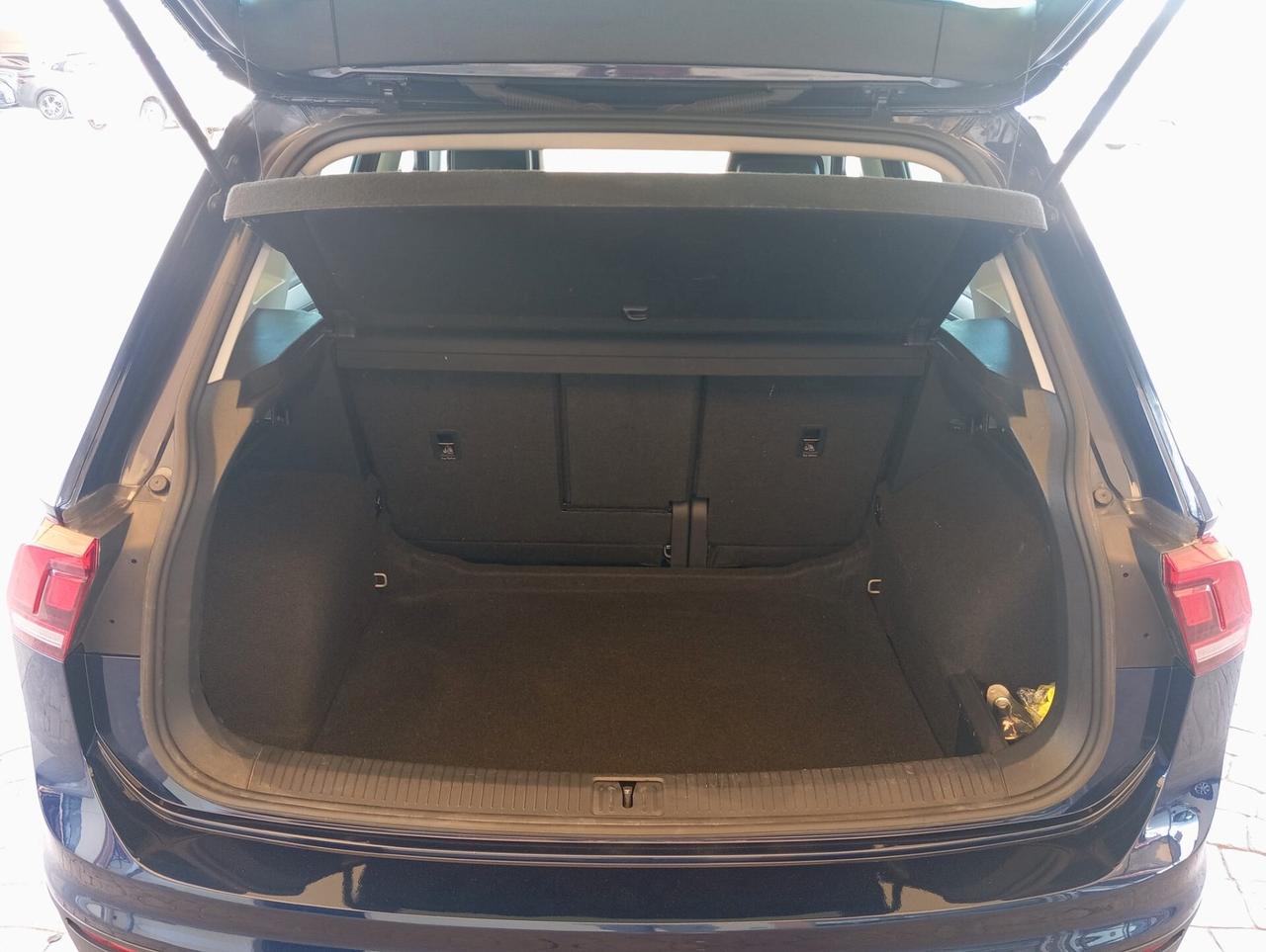 Volkswagen Tiguan 2.0 TDI SCR DSG Business BlueMotion Technology