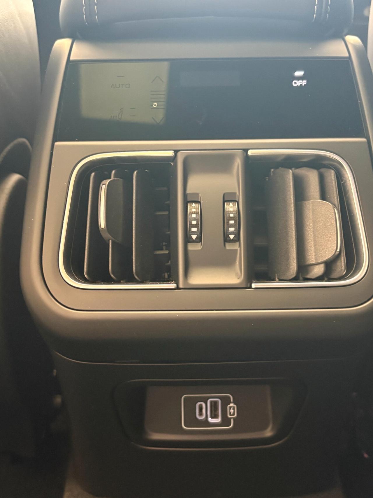 Maserati Grecale 2.0 mhev 330cv(benz/elettrica)modello MODENA con TETTO APRIBILE,VIRTUAL COCKPIT,TELECAMERA,APPLE CAR