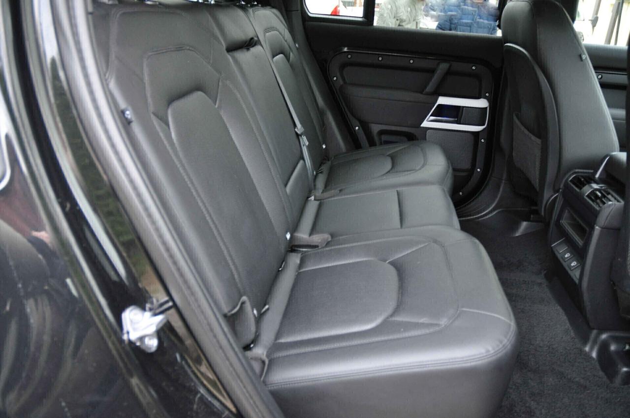 Land Rover Defender 110 3.0D I6 200 CV AWD Automatica SE