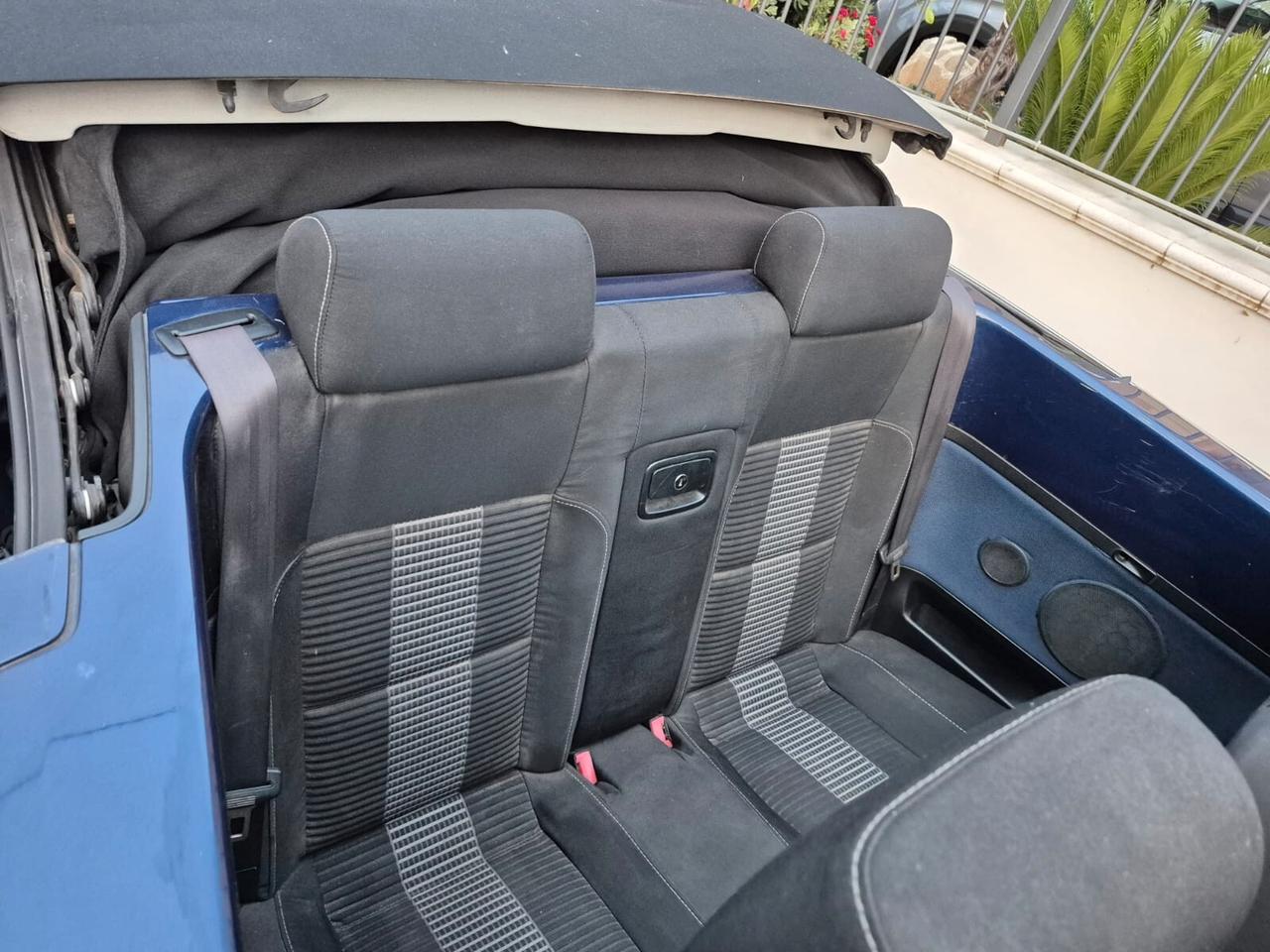Volkswagen New Beetle 1.4 16V Cabrio