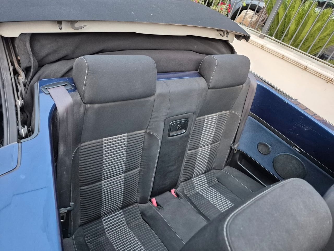 Volkswagen New Beetle 2009 photo 2