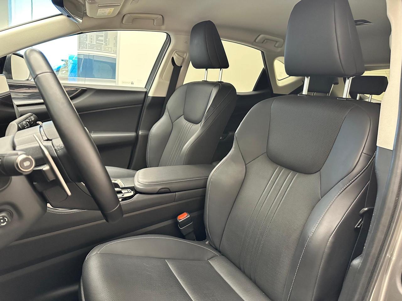 Lexus NX 450h+ 2.5 phev Premium 4wd e-cvt