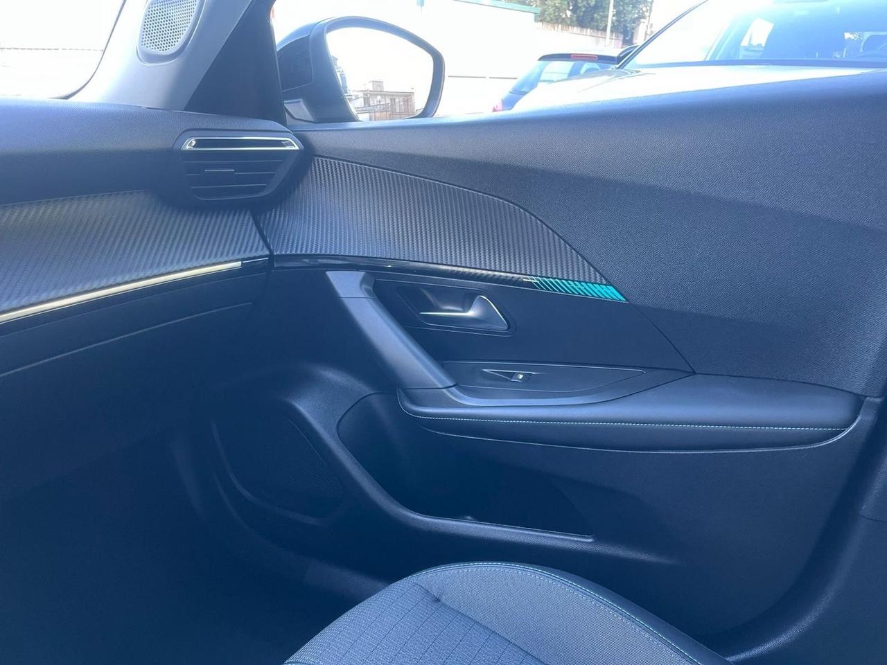 Peugeot 2008 BlueHDi 130 S&S EAT8 Allure