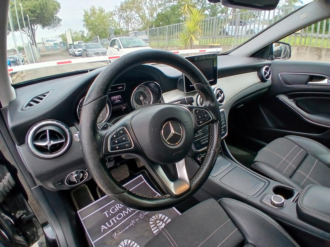 Mercedes-benz GLA 180 d Premium