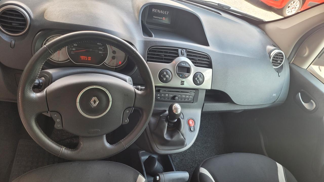 Renault Kangoo 1.5 Diesel 5 posti porte .. navi , gancio traino