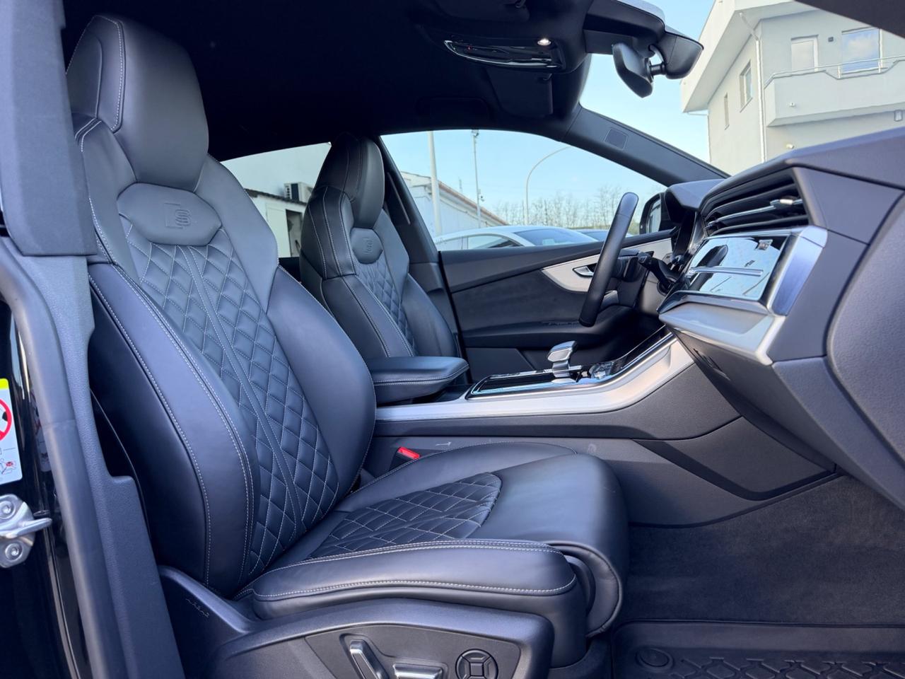 Audi Q8 50 TDI 286 CV quattro s-line plus cerchi 23