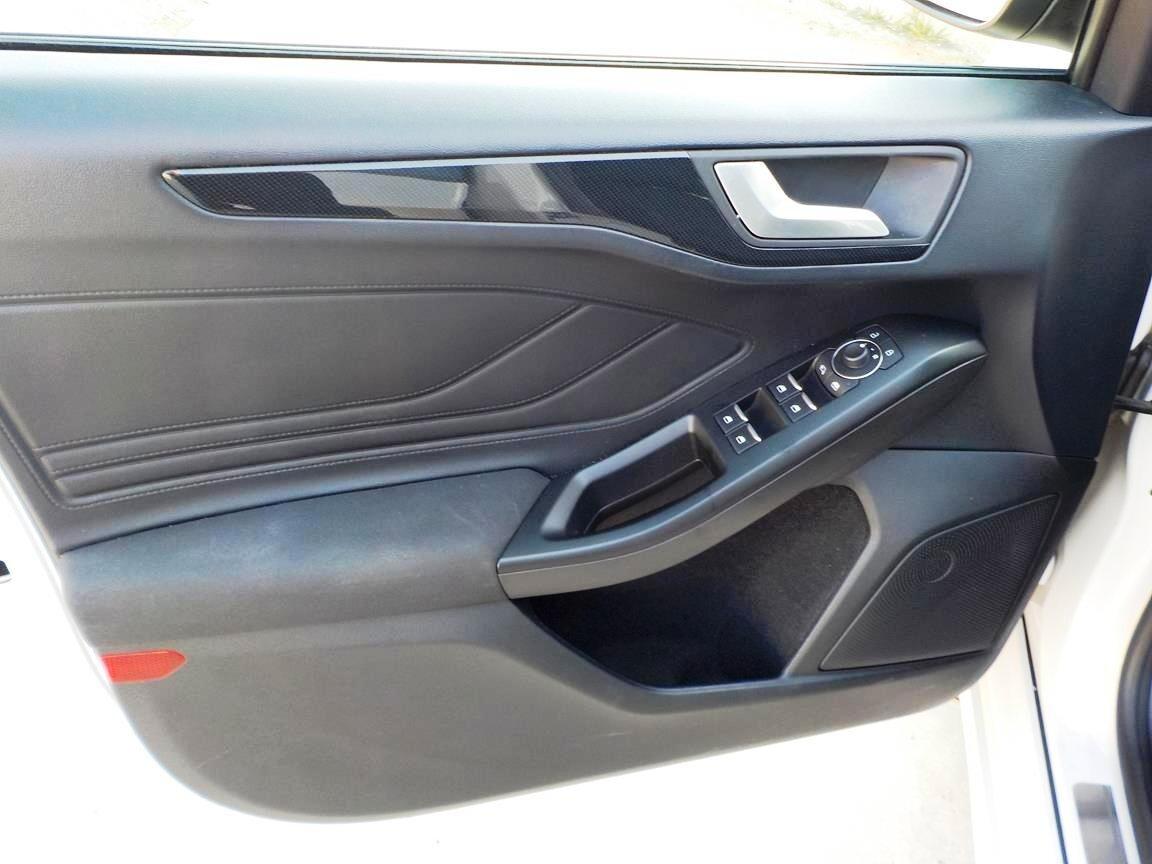 Ford Focus 1.0 EcoBoost Hybrid 125 CV 5p. ST-Line