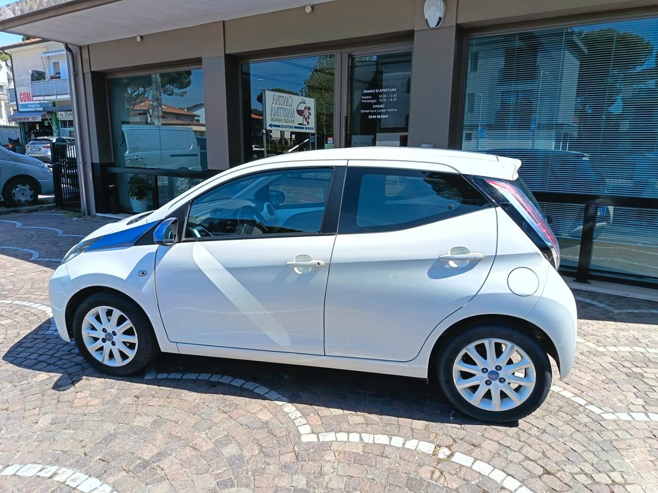 Toyota Aygo 1.0 VVT-i 69 CV 5 porte x-cool