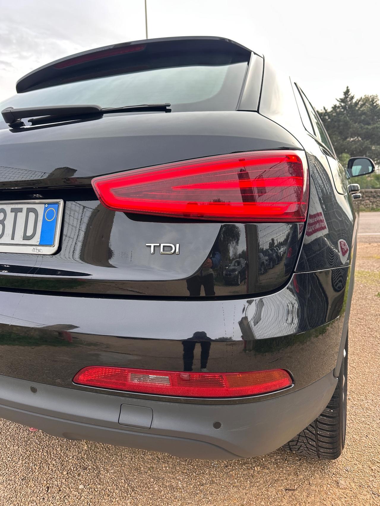 Audi Q3 2.0 TDI Advanced-2013 LED/17"