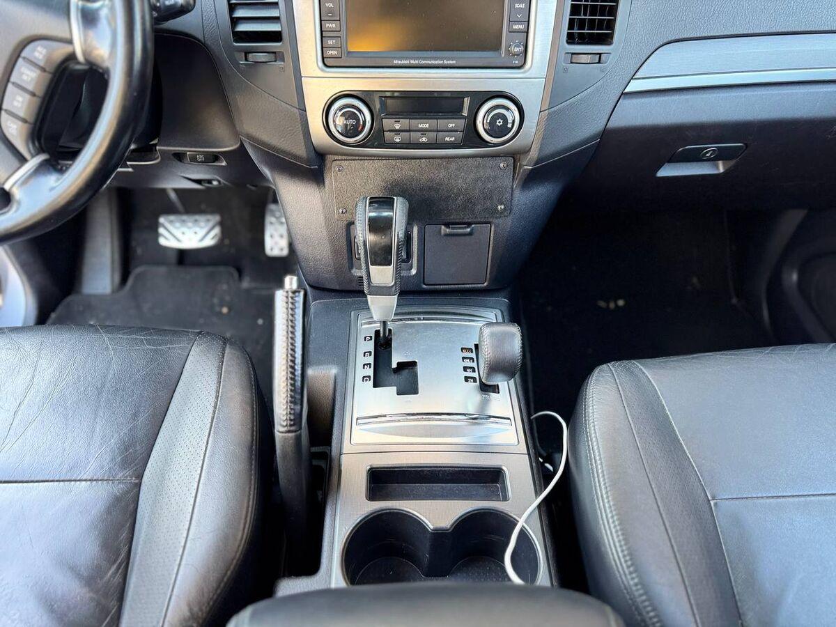 Mitsubishi Pajero 5 Porte Pajero 3.2 CR Invite 5p