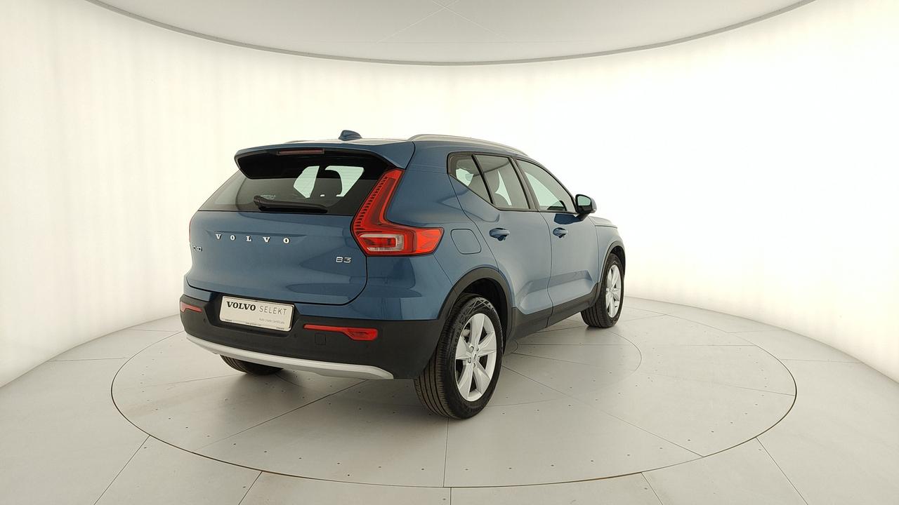 VOLVO XC40 2.0 b3 Core auto