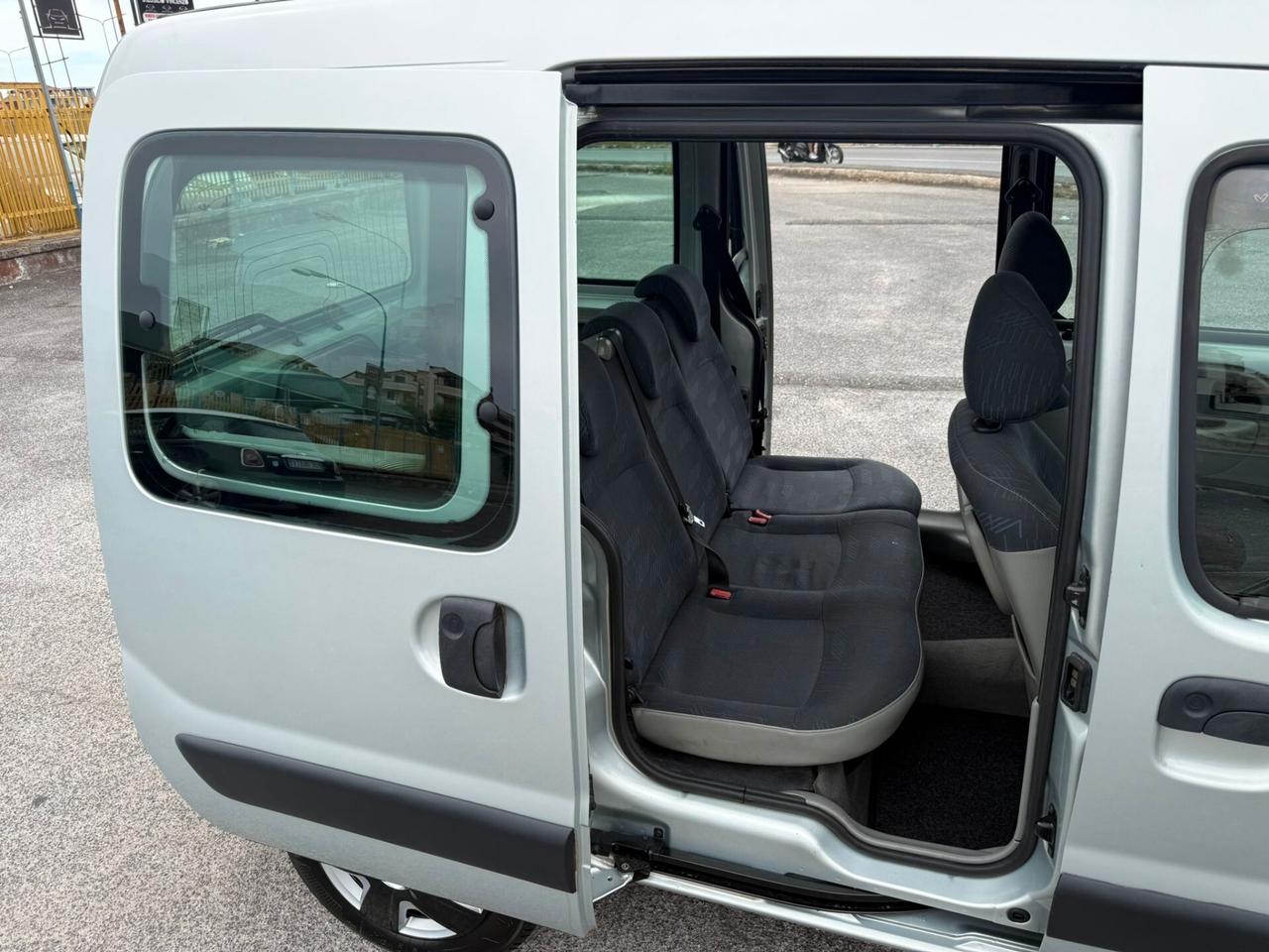 RENAULT KANGOO 1.5DCI 84CV AUTOVETTURA 5POSTI
