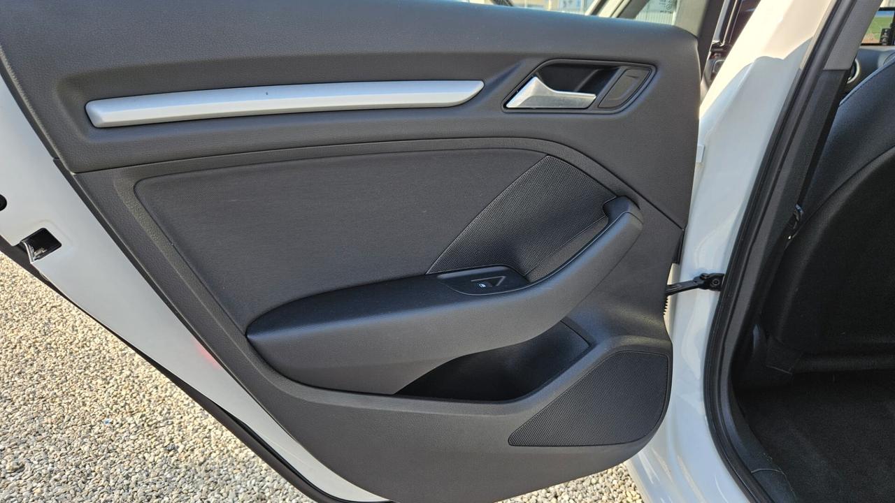 Audi A3 35 TFSI automatico