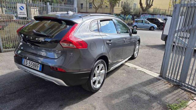 VOLVO V40 Cross Country D2 1.6 Momentum
