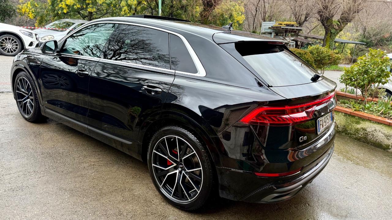 Audi Q8 50 TDI 286 CV quattro S-line INT/EST Tetto