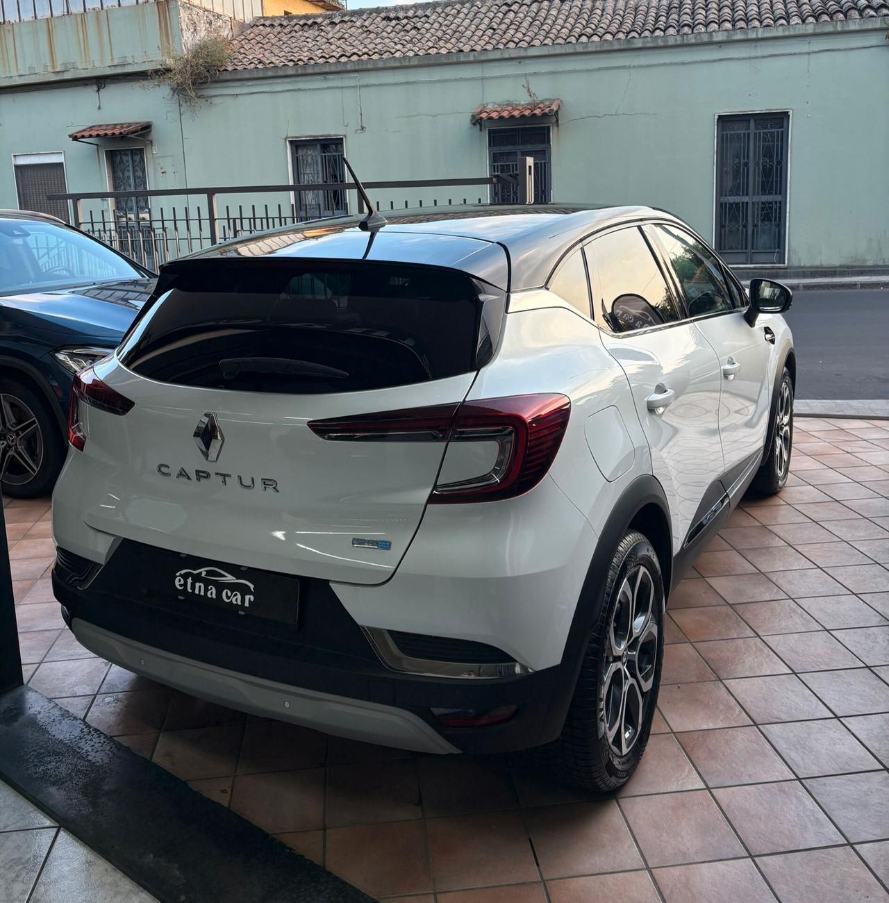 Renault Captur 1.6 E-Tech phev Intens 160 cv auto my