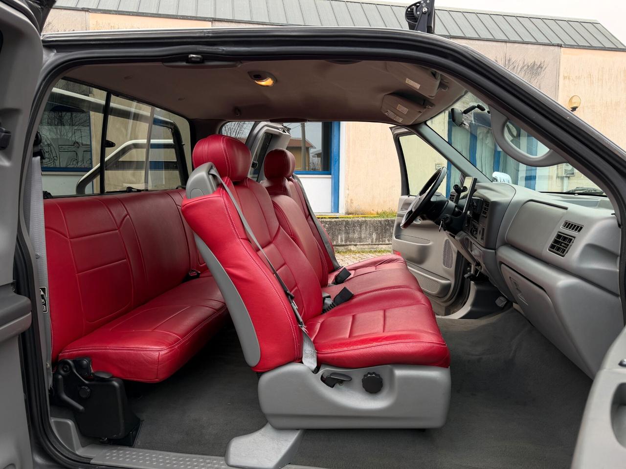 Ford F-250 5.4i V8 GPL 4X4 XLT 6Posti