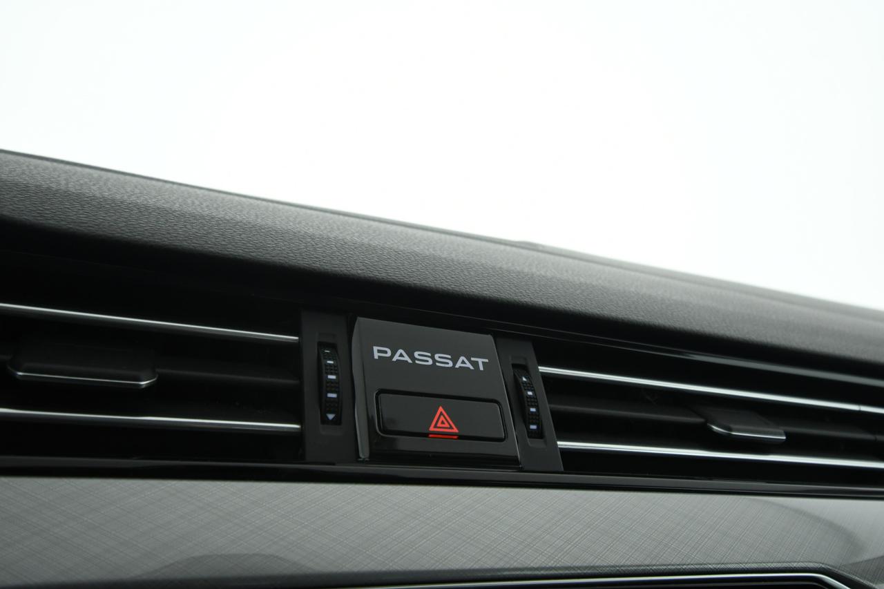 VOLKSWAGEN Passat Variant 2.0 tdi Business 150cv dsg ACC+APP CONNECT