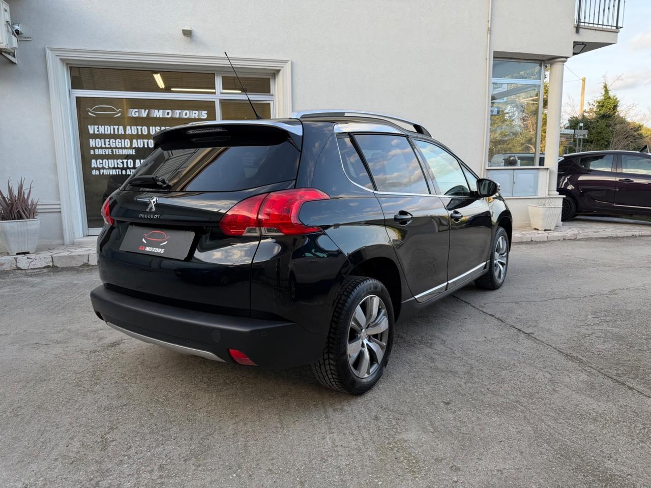 Peugeot 2008 1.6 e-HDi 92CV Allure - CAMBIO AUTOMATICO
