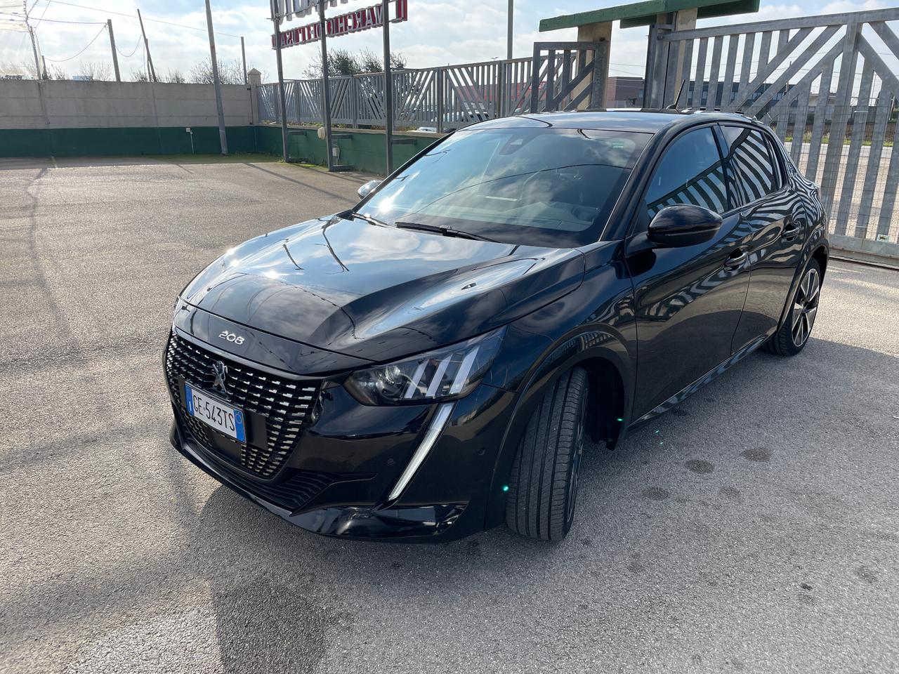 Peugeot 208 motore elettrico 136 CV 5 porte GT Line