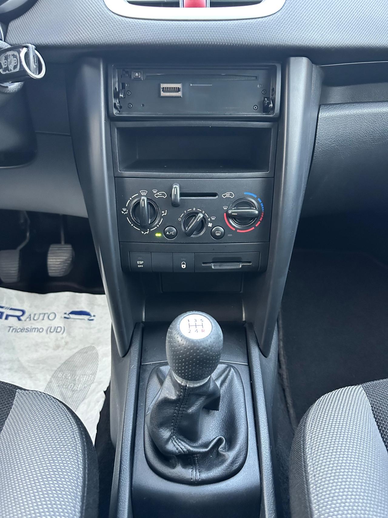 Peugeot 207 1.4Bz 8V 75CV 5p. X Line -Neopatentati