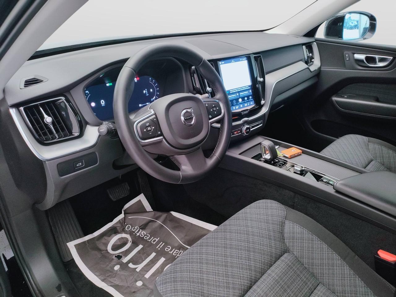 VOLVO XC60 II 2022 - XC60 2.0 b4 Core awd auto
