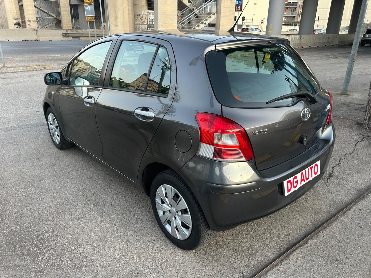 Toyota Yaris 1.3 benzina 2010