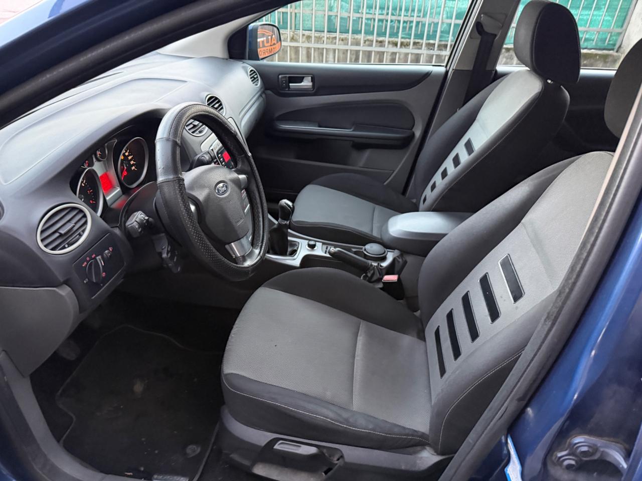 Ford Focus 1.6 benzina EURO5A NEOPATENTATI-FAMIGLIARE