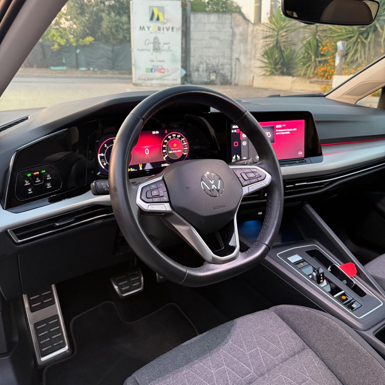 Volkswagen Golf 2.0 TDI DSG Move - Tetto Apribile