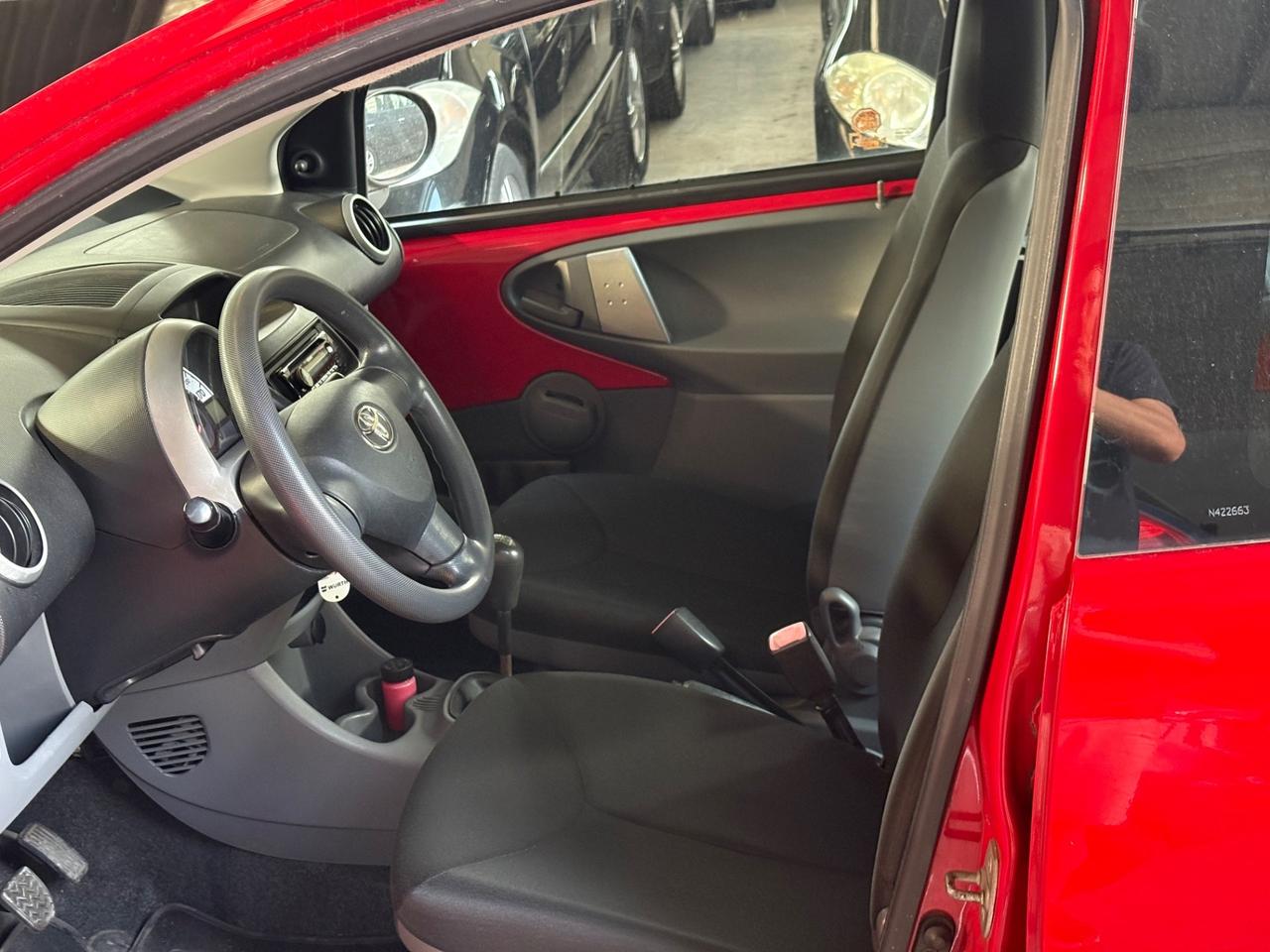 Toyota Aygo 1.0 12V VVT-i 5 porte Deep Ocean Connect