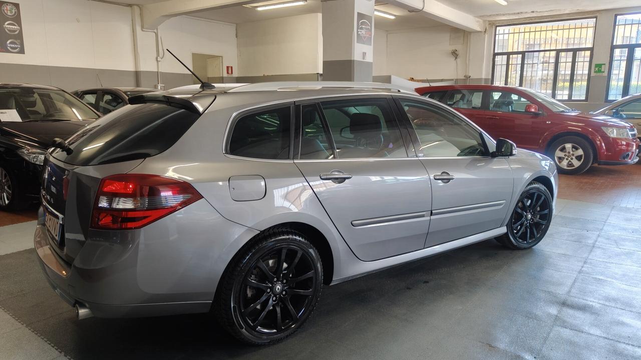 Renault Laguna 2.0 dCi 150CV SporTour 4Control ESM