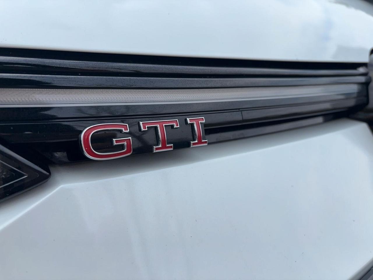 Volkswagen Golf GTI Golf 2.0 TSI GTI