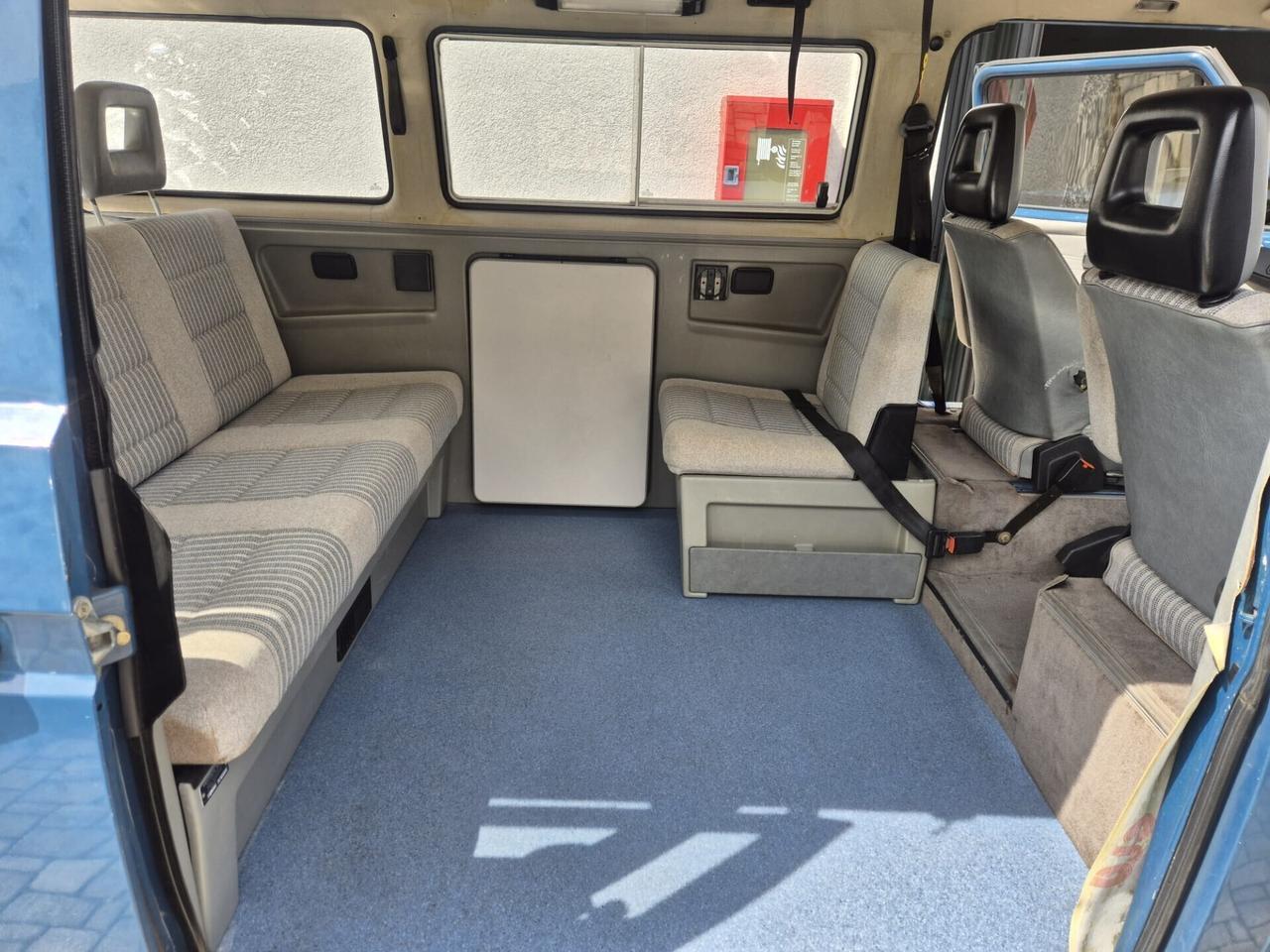 Volkswagen T3 MULTIVAN - 6 POSTI