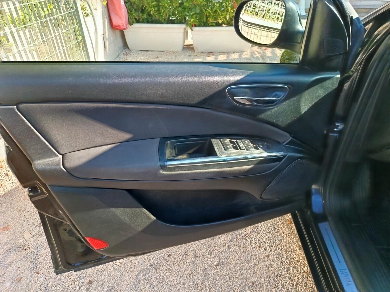 Lancia Delta 1.6 MJT DPF Gold