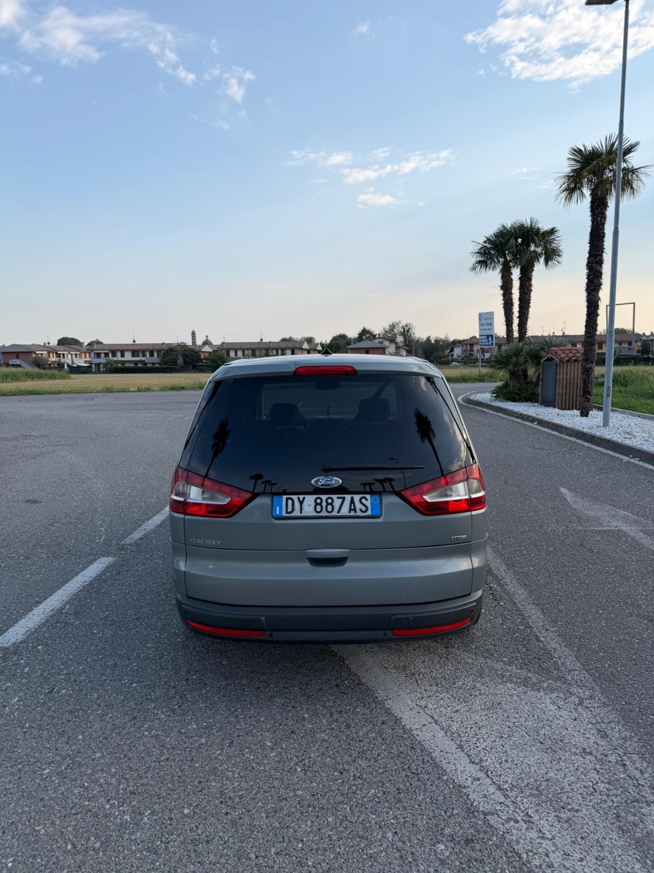 Ford Galaxy 2.0 TDCi 140 CV 6tr. Ghia DPF