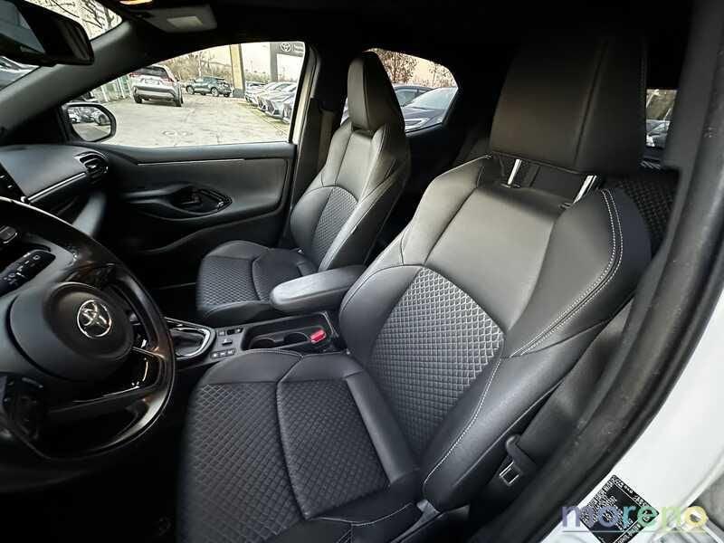 Toyota Yaris 1.5h Lounge