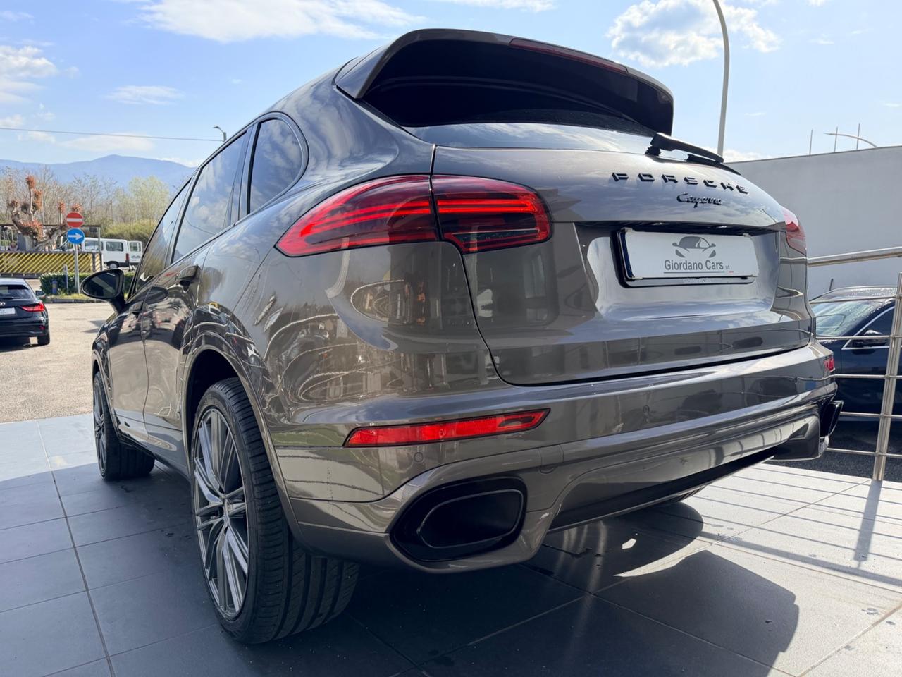 Porsche Cayenne 3.0 Diesel in garanzia no tasse